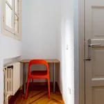 Rent a room of 150 m² in madrid