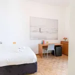 Rent 1 bedroom apartment of 50 m² in milan