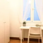 Rent a room of 200 m² in Madrid