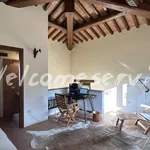 Rent 5 bedroom house of 260 m² in Todi