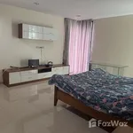 Rent 5 bedroom house of 600 m² in Chon Buri