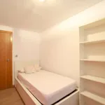 Rent a room of 100 m² in Valencia