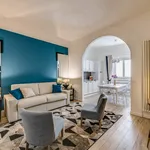 Rent 1 bedroom apartment of 54 m² in Florence