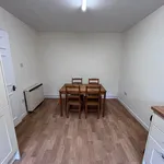 Rent 2 bedroom flat in Swansea