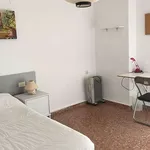 Rent a room of 130 m² in valencia