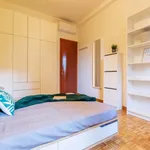 Rent a room of 140 m² in Milan