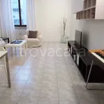 Affitto 4 camera appartamento di 140 m² in Piacenza