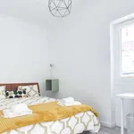 Rent a room of 90 m² in lisbon