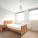 Rent 4 bedroom apartment in Reigate and Banstead