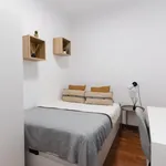 Rent 4 bedroom apartment in Valencia