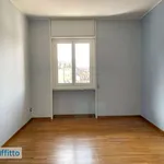 Affitto 4 camera appartamento di 124 m² in Turin