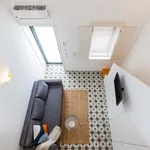 Rent 1 bedroom house of 45 m² in Porto