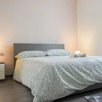 Rent 1 bedroom apartment of 53 m² in milan