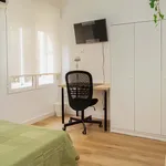 Rent a room of 114 m² in Zaragoza