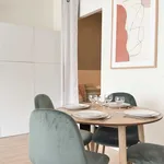 Rent 1 bedroom apartment of 350 m² in Paris