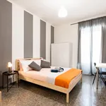 Rent 4 bedroom apartment in Bari