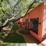 Rent 2 bedroom apartment of 100 m² in Gauteng