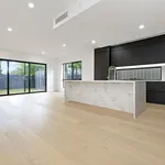 Rent 4 bedroom house in Keilor East