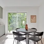 Rent 2 bedroom apartment of 1076 m² in Lisbon