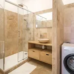 Appartement de 710 m² avec 3 chambre(s) en location à Marseille