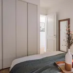 Rent 6 bedroom apartment of 150 m² in Lisboa