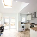 Rent 5 bedroom apartment in Preston