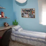 Rent 4 bedroom apartment in Seville