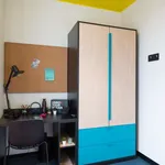 Rent a room in Milan