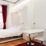 Rent 1 bedroom apartment of 35 m² in Paris