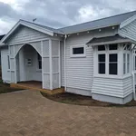 Rent 4 bedroom house of 150 m² in Papakura