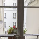 Appartement de 355 m² avec 1 chambre(s) en location à Paris