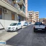 Affitto 4 camera appartamento di 110 m² in Catania