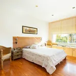 Rent 4 bedroom house of 263 m² in Barcelona