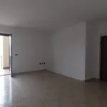 Appartamento in affitto ad Aversa viale Olimpico, non arredato/vuoto, balcone, cucina abitabile - TrovaCasa