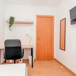 Rent a room of 101 m² in Reus