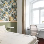 Rent a room in lisbon