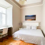 Rent a room of 20 m² in lisbon