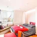 Appartement de 301 m² avec 1 chambre(s) en location à Paris