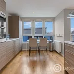 Rent 3 bedroom apartment in Edinburgh