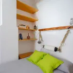 Rent a room of 180 m² in valencia