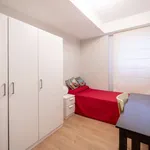 Rent a room of 124 m² in valencia