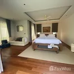 Rent 4 bedroom house of 366 m² in Phuket