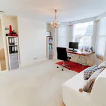 Rent 2 bedroom apartment of 86 m² in Royal Leamington Spa