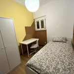 Rent a room of 75 m² in lisbon