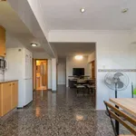 Rent a room of 80 m² in valencia