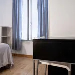 Rent a room of 200 m² in madrid