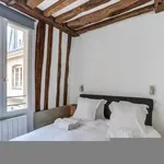 Appartement de 270 m² avec 1 chambre(s) en location à Paris