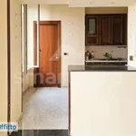 Rent 3 bedroom apartment of 84 m² in Naples