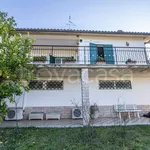 Rent 5 bedroom house of 200 m² in Torri in Sabina