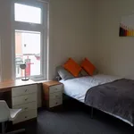 Rent 4 bedroom flat in North East England